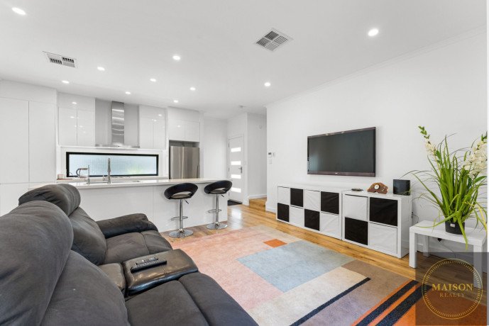 Find Trusted Real-Estate Experts to Sell House In West Beach